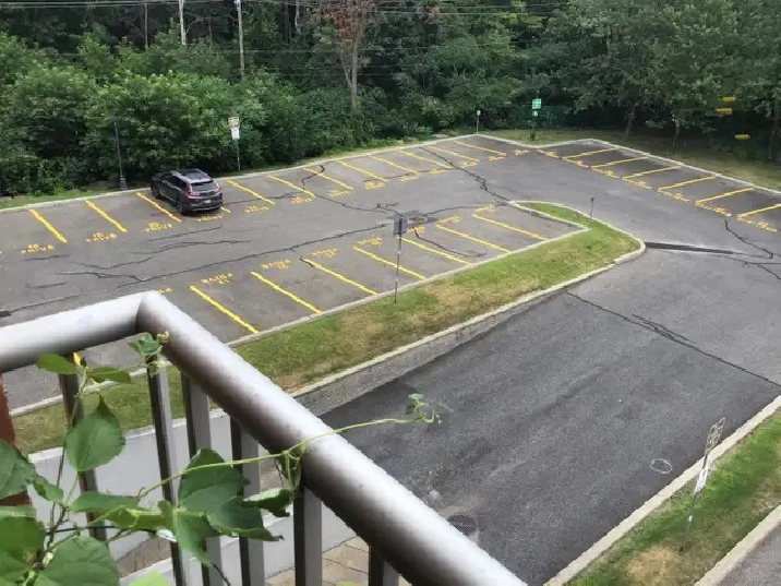 Stationnement extérieur à louer