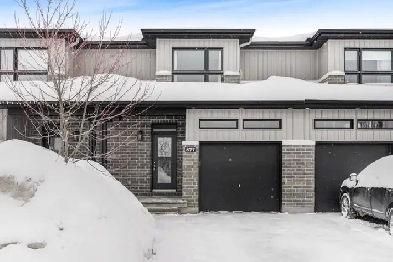 For Rent: 3 Bedroom Townhouse in Morris Village