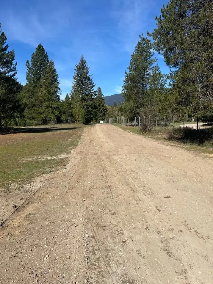 River front house for sale on 7 subdivable acres.