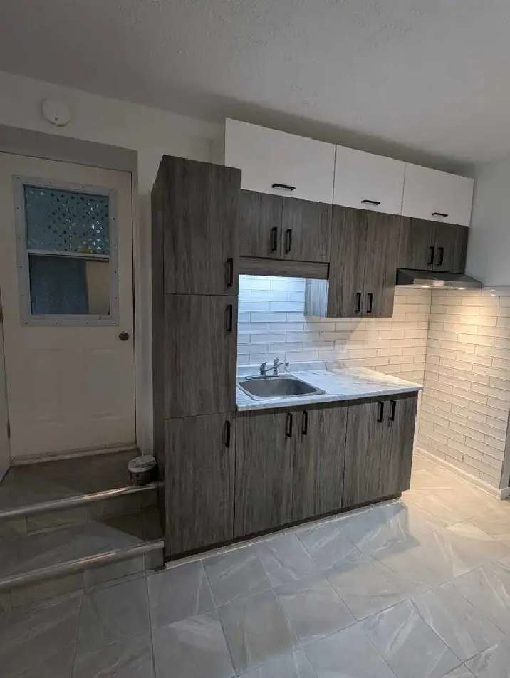 3 et demi à louer, à 1minute du CHUS