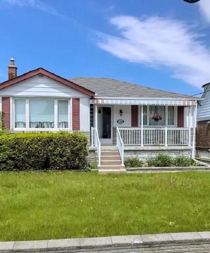 Main floor one rent from May 1st (good for girls  )