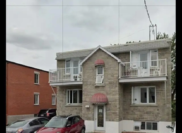 Apt 7 pieces sur 2 etage contact 5146193361