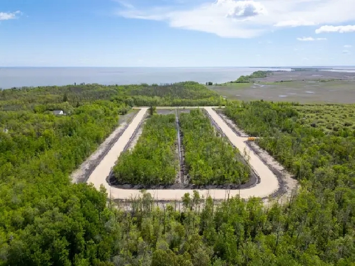 LAKE WINNIPEG BUILDING LOTS