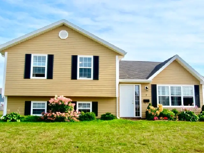 A detached house in Charlottetown (prime location) is for rent