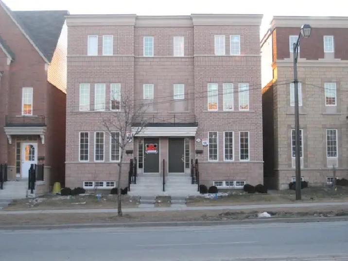 ✔ Student Bedroom For Rent - York University Village