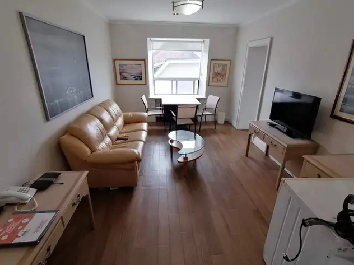 Bright 2 bedroom apartment at Yonge & St Clair