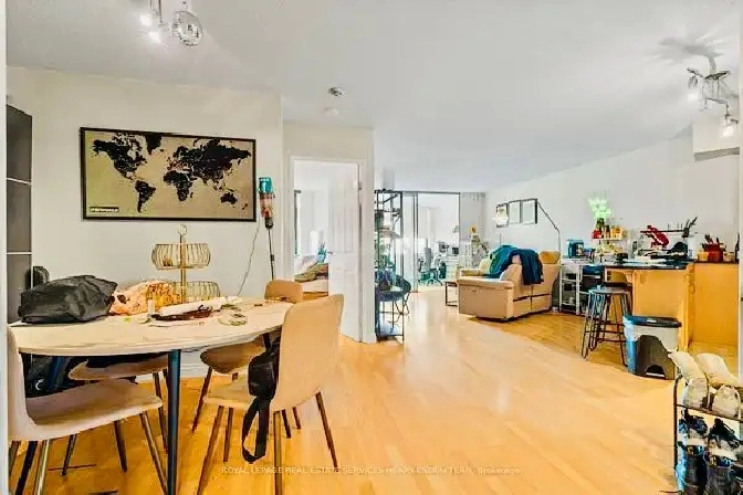 Condo for Lease 1Bed plus 2Den with Parking and Internet Include