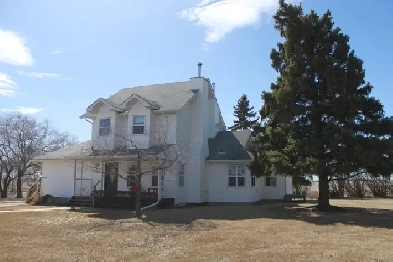 Country living only a few minutes from Tofield!