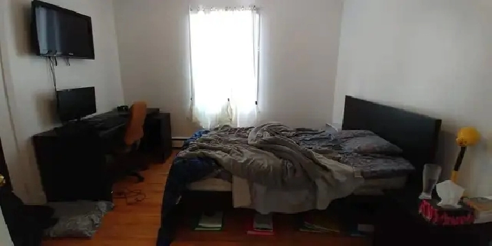 1er juillet près Cégeps Garneau, Ste-Foy et Université Laval