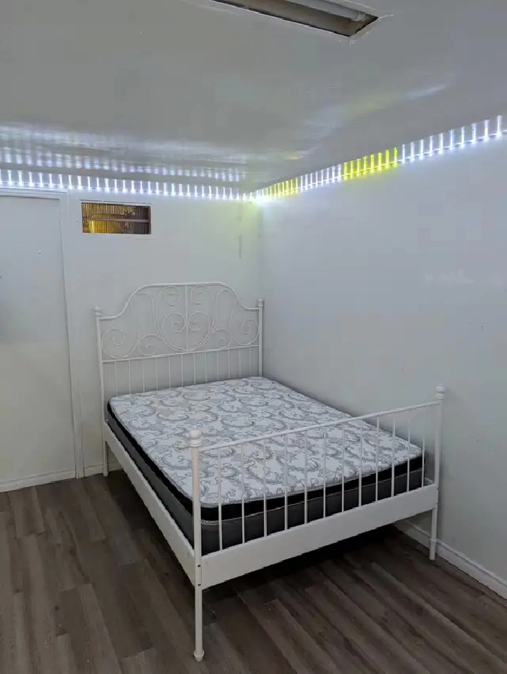 Downtown Bathurst/Queen