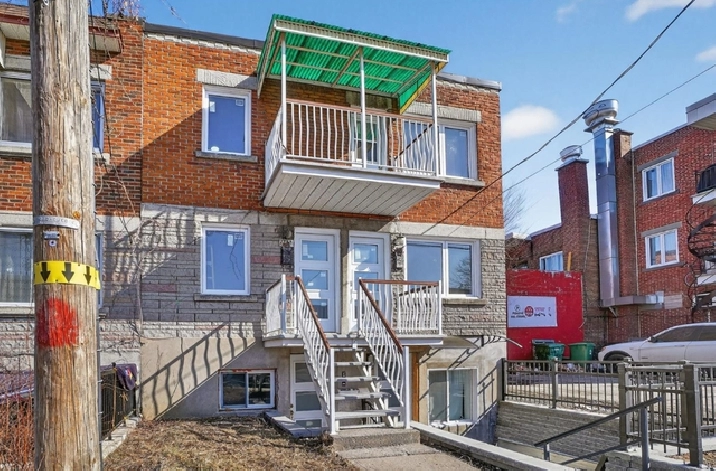 5 ½ rénové, lumineux – RDC – Métro à 5 min – 1950$/mois