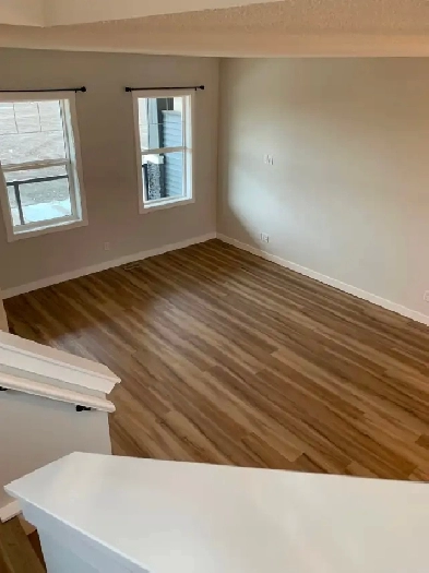 3 Bed 2.5 Bath 2 Car Garage Fenced yard, Rental in Airdrie.