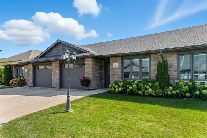 Bungalow Townhome for RENT in Listowel