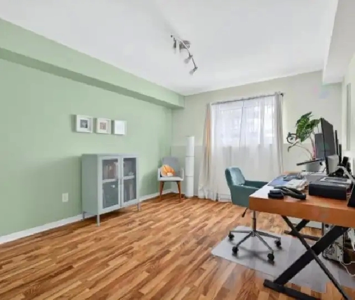 GROUND LEVEL 2-bedroom condo unit for rent-1092sqft