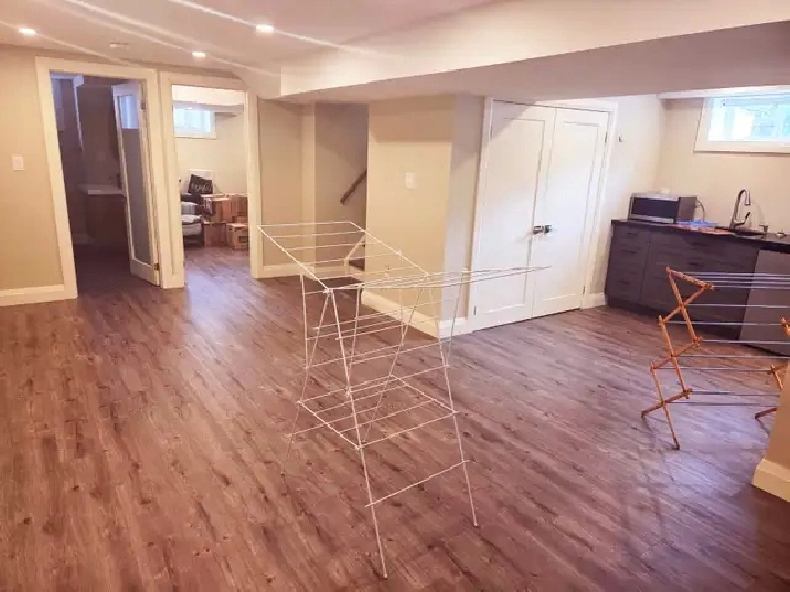 Rental share -a wonderful woman, in a home on Rebecca, Oakville