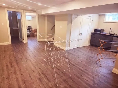 Rental share -a wonderful woman, in a home on Rebecca, Oakville