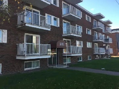 2 1/2 à Ste-Foy Emplacement de choix pour JUILLET