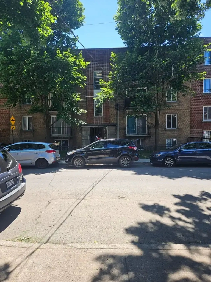 4 ½  à louer, 2030 Patricia Avenue Montréal