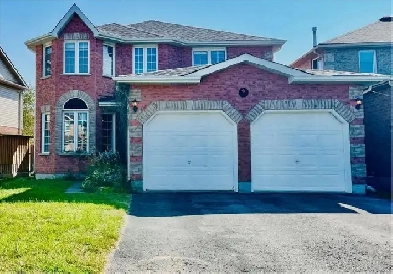 In Barrie The whole house Bright and Sunny 2 Storey  for rent.