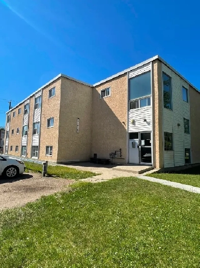 1  BD  & 2 BD apartments 11916-105 St Edmonton