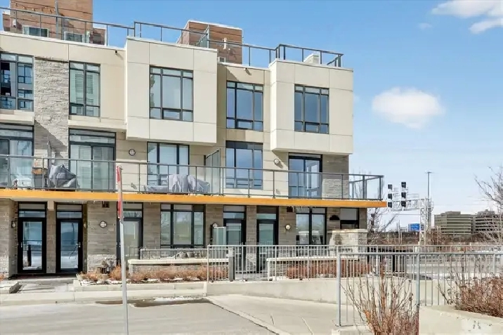 TOWNHOUSE FOR LEASE OPP TO PICKERING GO STATION