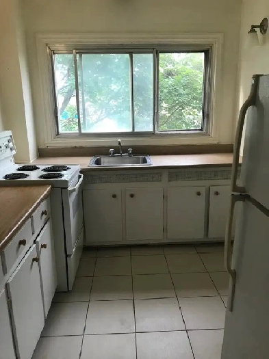 Beau 4 1/2 à Dorval pour juillet