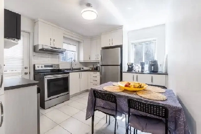 Montréal, Ahuntsic, Luxueux 41/2 Rénové, 5 Min. Métro H-Bourassa