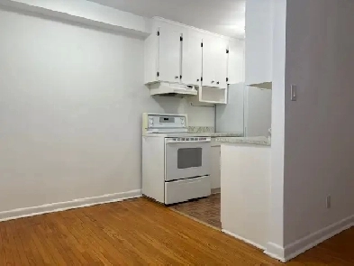 Toronto 2 Bedroom Apartment $1795   $75 for Parking