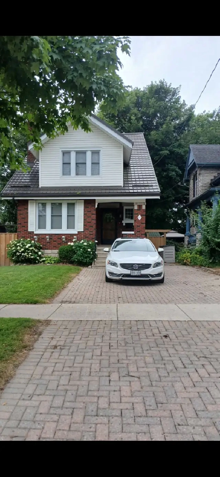 Very large one bedroom fully furnished.