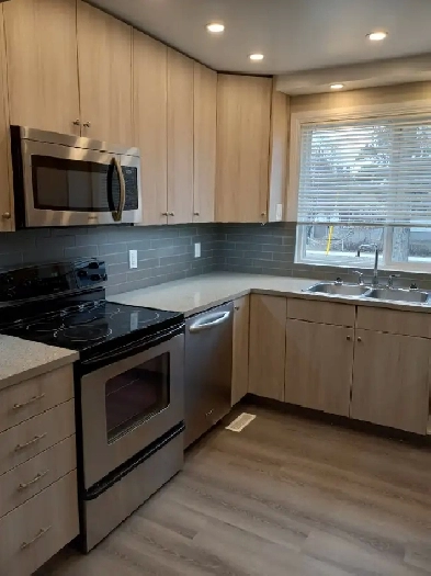 2 Bed, 1 Bath Main floor Bungalow