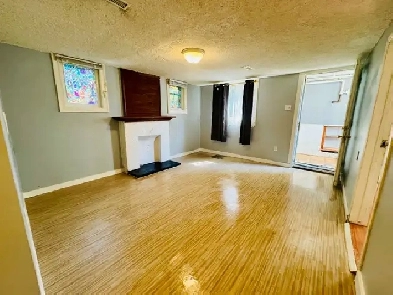 Bright Two- bedroom Basement Suite In Inglewood