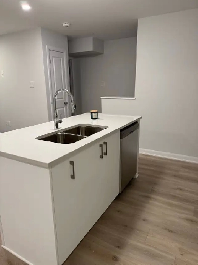 2 bedroom, 1.5 Bath Apartment Townhome: June 1st