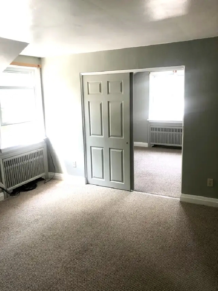 PORT COLBORNE – Quiet 2 Bedroom   Den Apartment Upper