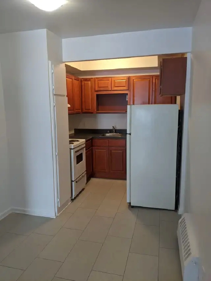 BEAU 4 ½ /Juillet/COTE-DES-NEIGES/PRÈS POLY, UDEM, 1ER JUILLET