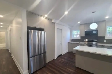 2 Bdrm Eglinton and Avenue