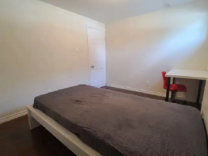 @ North York, Sheppard Leslie, Room Rent-2Min Walk to TTC Subway