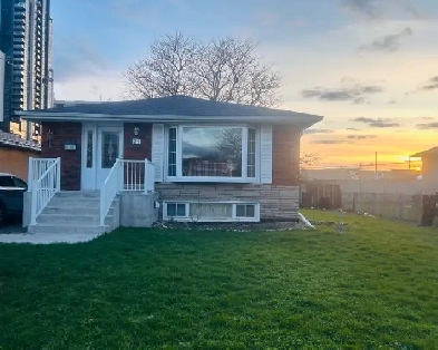 3BR Main Floor House, Scarborough (Markham/Ellesmere) for rent