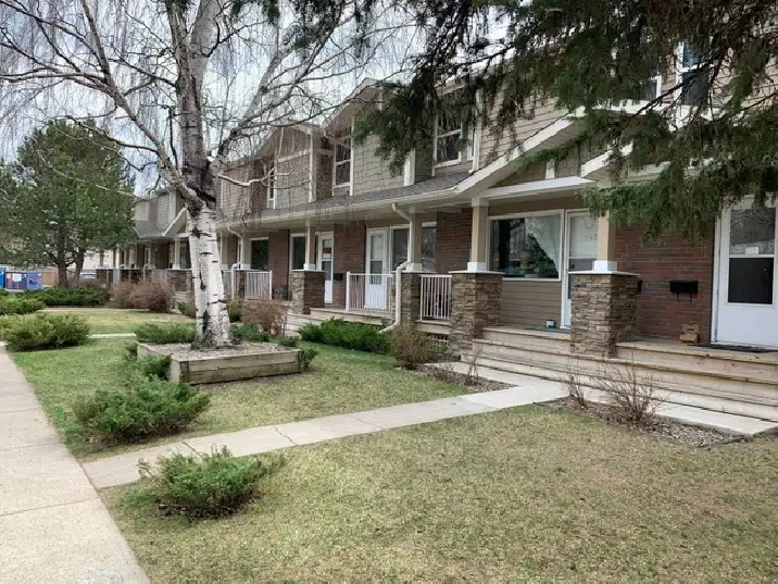 Southside 2 Bedroom Townhome Available Immediately