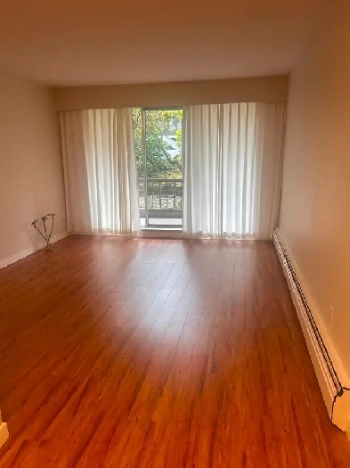 Spacious 1 Bed near Marple Loop Available