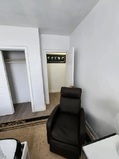 Nice room, utilities incl. avail now or May 1, Wilson & Bathurst