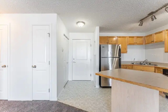 2 Bedroom 2 Bathroom Condo for Renr