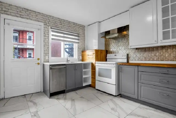 Location!! With new appliances, 2bdr, close to metro, renovated