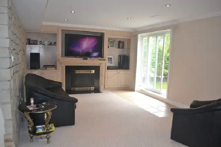 Luxury boutique rental in high-end Unionville at Kennedy/Hwy 7