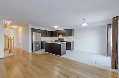 END-UNIT Townhouse for Rent