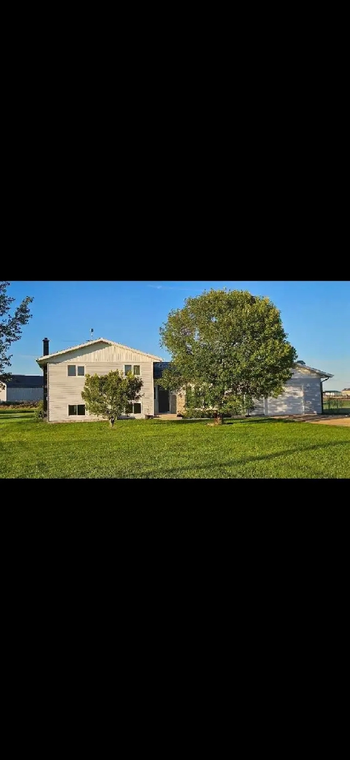 3.14-Acre Country Home Near Stony Mountain — 4 Bed, 2 Bath — Pri