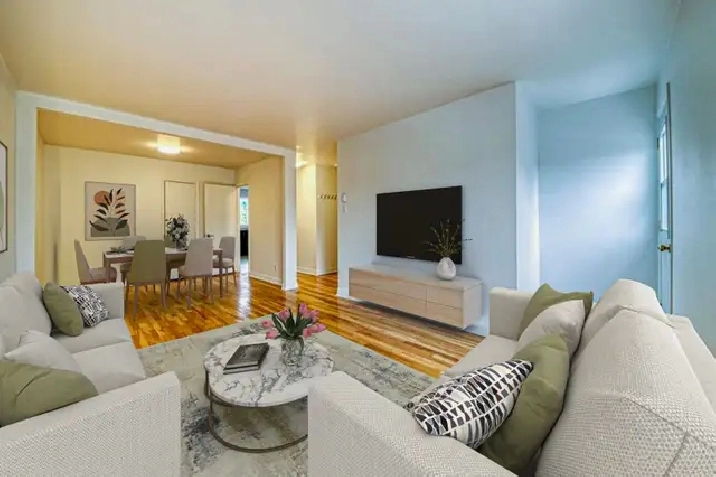 FULLY RENOVATED TRIPLEX 2nd FLOOR 5 ½ WITH YARD