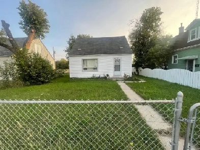 3 BEDROOM 1 BATH HOUSE FOR RENT