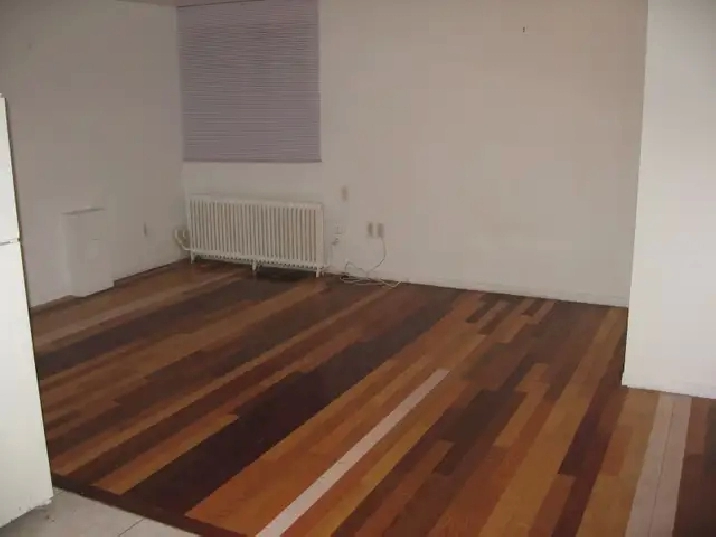 Bach/1Bdrm w/Bonus New Kitchen Bath HardwoodFl@Kennedy/Eglinton