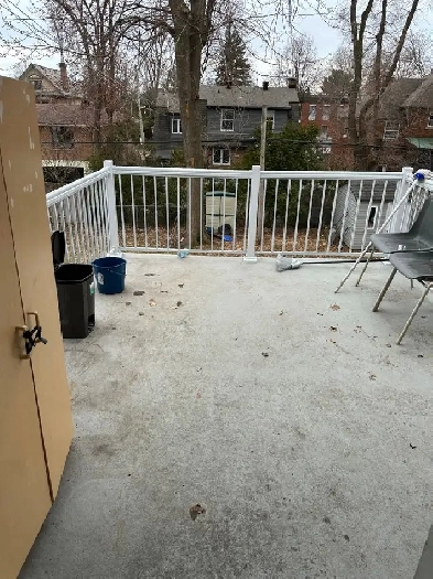 Beau grand 5 1/2 Haut duplex 3 chambres Montreal