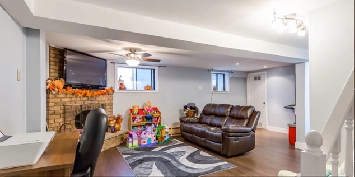 Studio basement apt with laundry in Brampton Bramalea